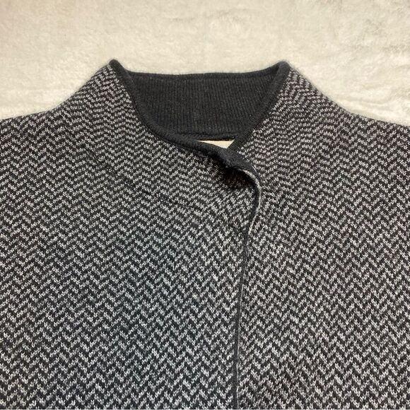 Benedetto B Black and Gray Herringbone Merino wool Blend Cardigan - Picture 6 of 11
